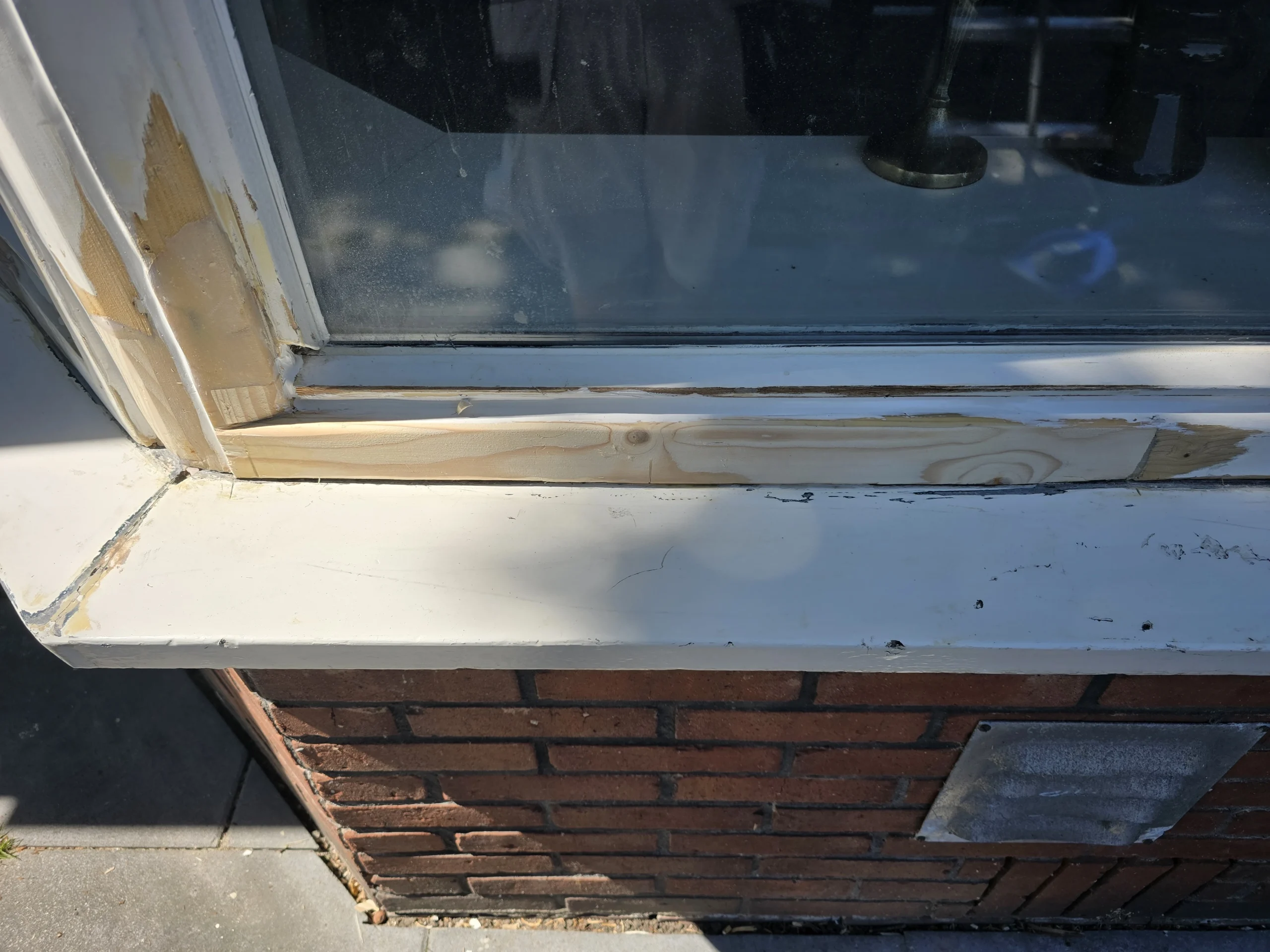 Schilderwerk in Enschede door Rosberg Vakschilders – binnen en buiten schilder, renovlies en houtrot reparatie